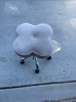 Rolling Stool for vanity