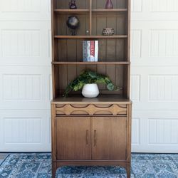 Refinished MCM Hutch by H.L. Hubbell Manufacturing Co. (1960s) - Walnut 