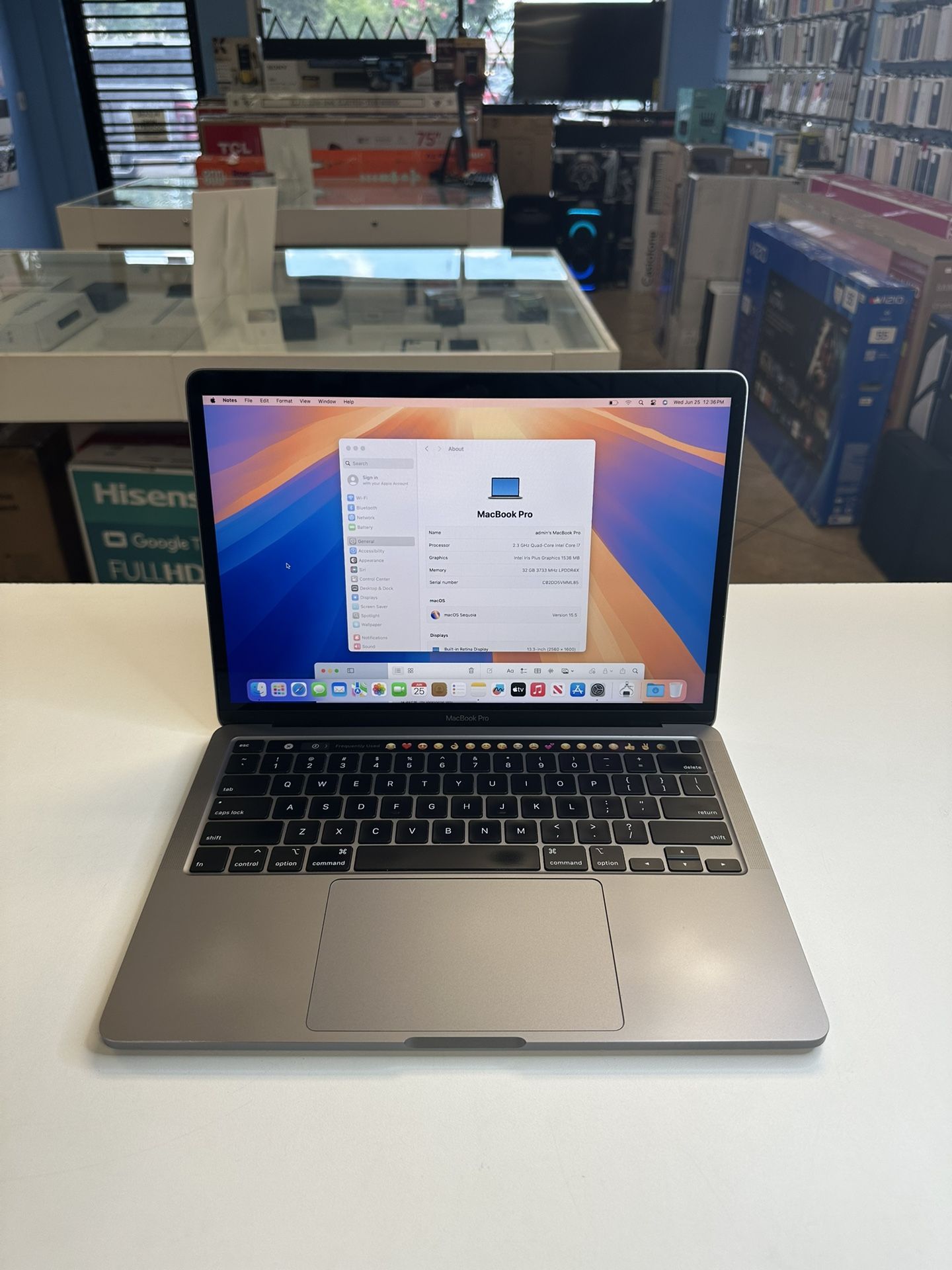 MacBook Pro TouchBar 32GB Ram 2TB SSD with Final Cut Pro & Logic Pro X