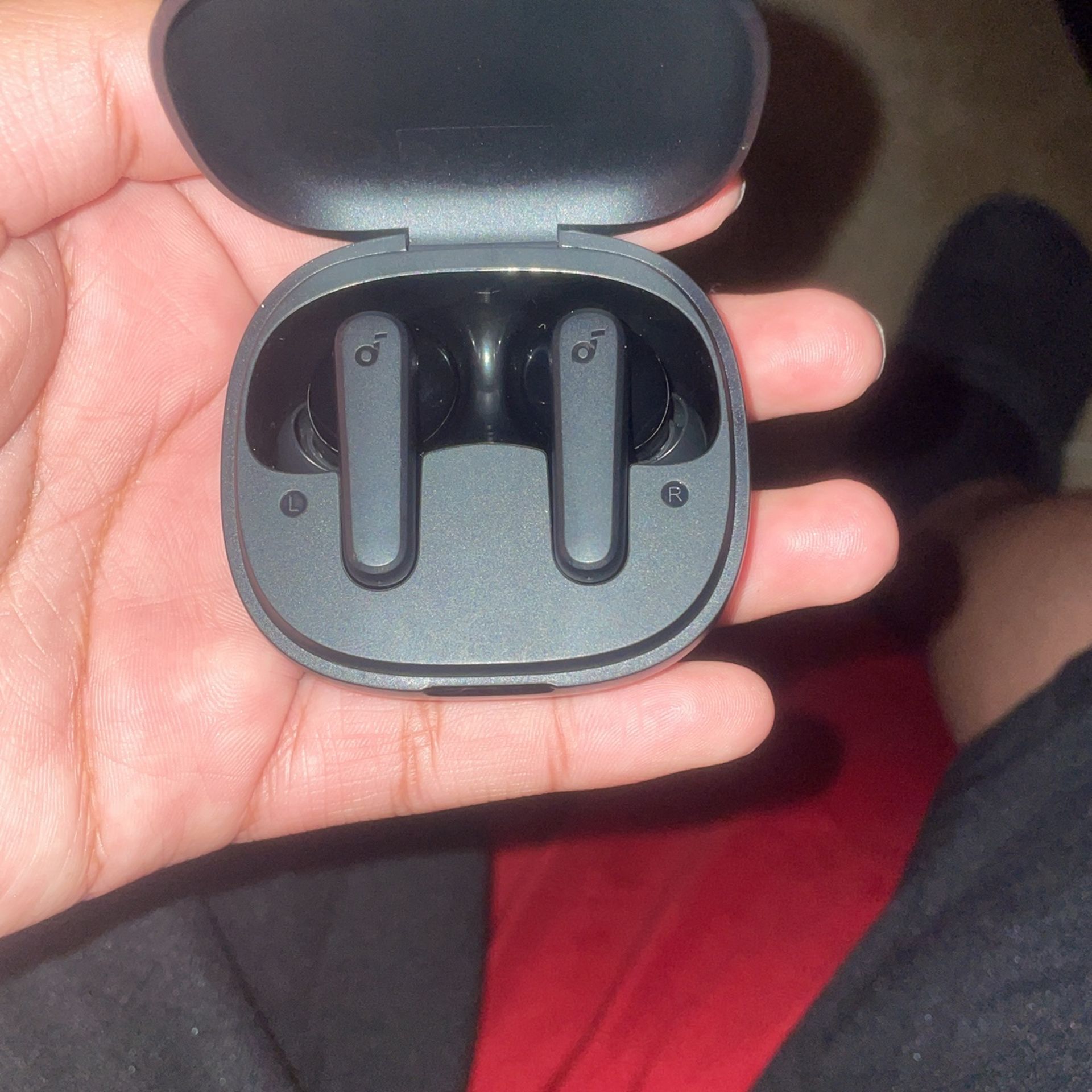 Headphones 