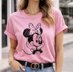 Minnie Mouse Disney Merch 🐭 🎡 Women’s T-Shirt - Size Medium/Large Unisex Fit *Brand NEW* 💫