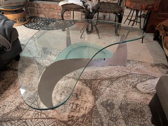 Kidney shaped coffee table two tiers