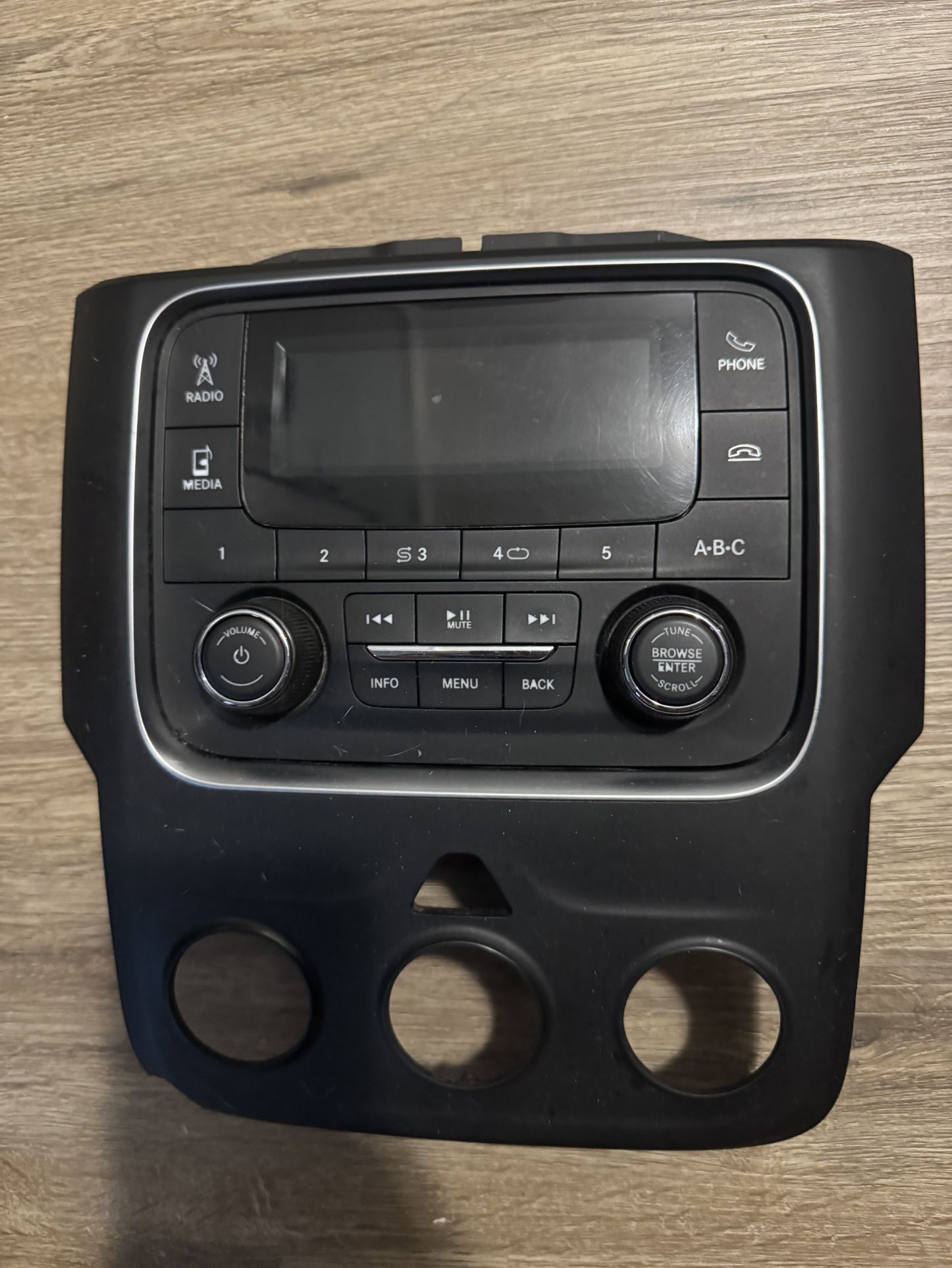 Stock Radio 2019 Ram 1500