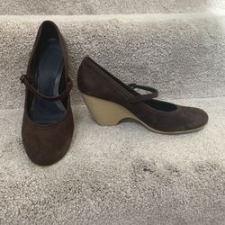 Aerosoles Suede Brown Wedges Sz 9