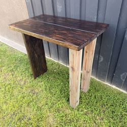 Desk/table