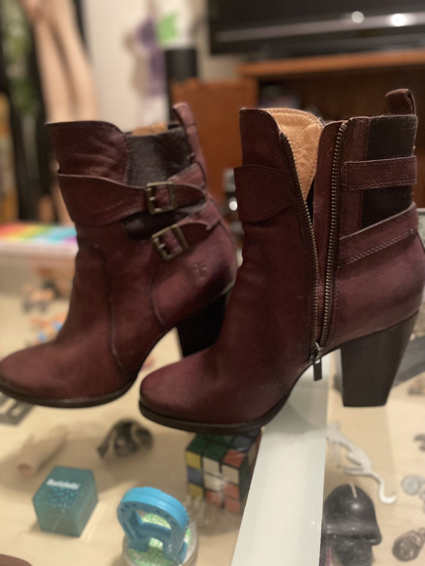 NEW! Women’s (8.5) FRYE Boots 