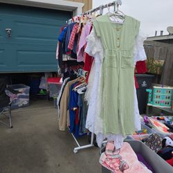 Yard Sale  Viernes Y Sabado 32 S Madeira Ave  Salinas 