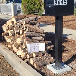 Free firewood   Leña gratis
