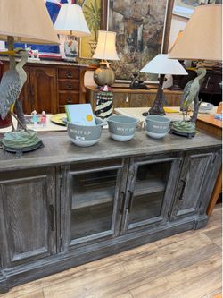 Media Credenza