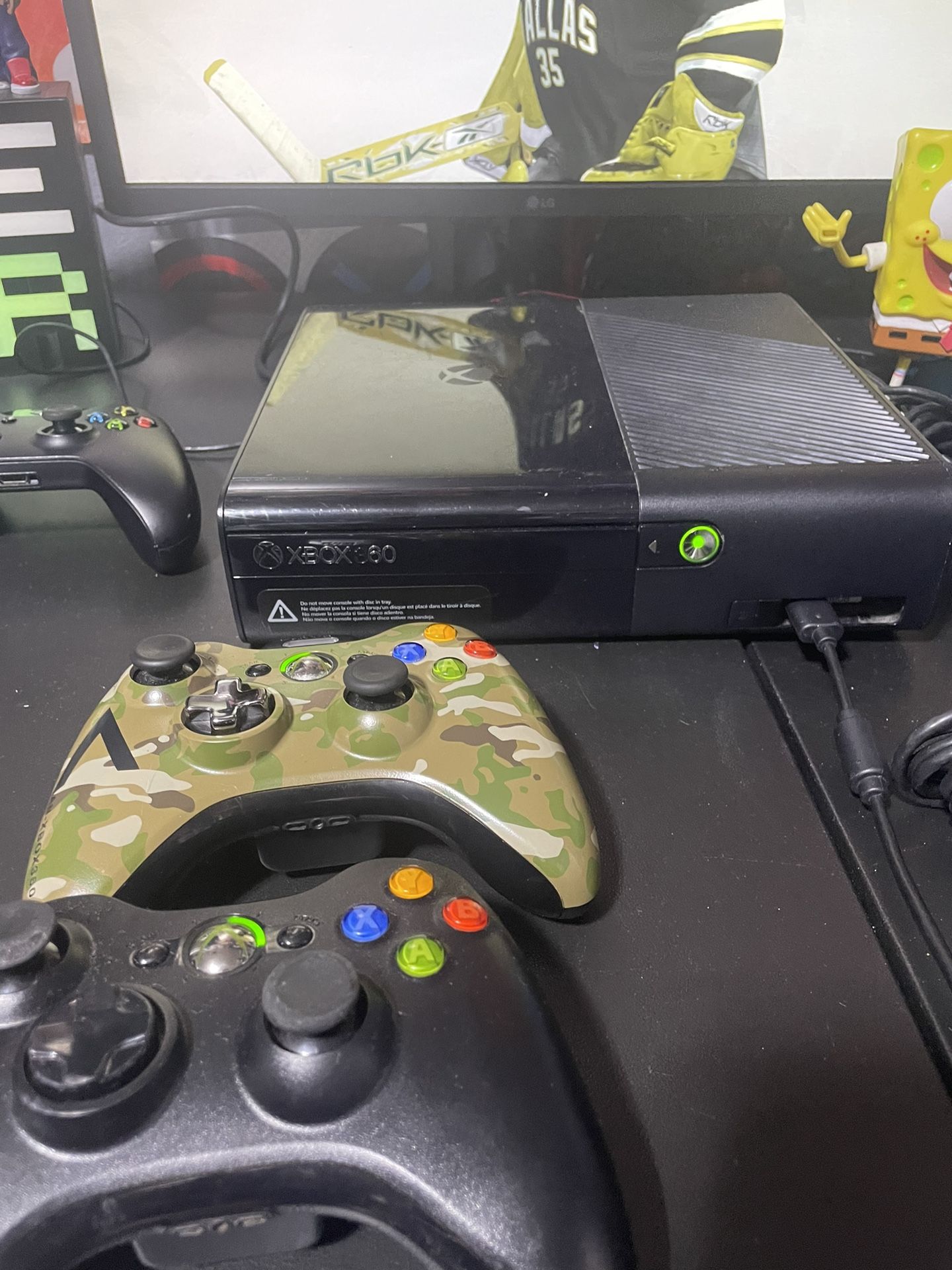 Xbox 360 With 2 Controllers $100 