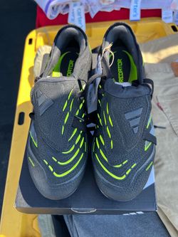 Adidas Predator cleats M 6.5. W 7.5