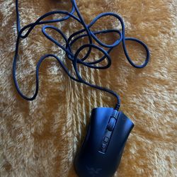 Razer DeathAdder Elite Gaming Mouse: 16,000 DPI Optical Sensor - Chroma RGB Lighting - 7 Programmable Buttons - Mechanical Switches - Rubber Side Grip