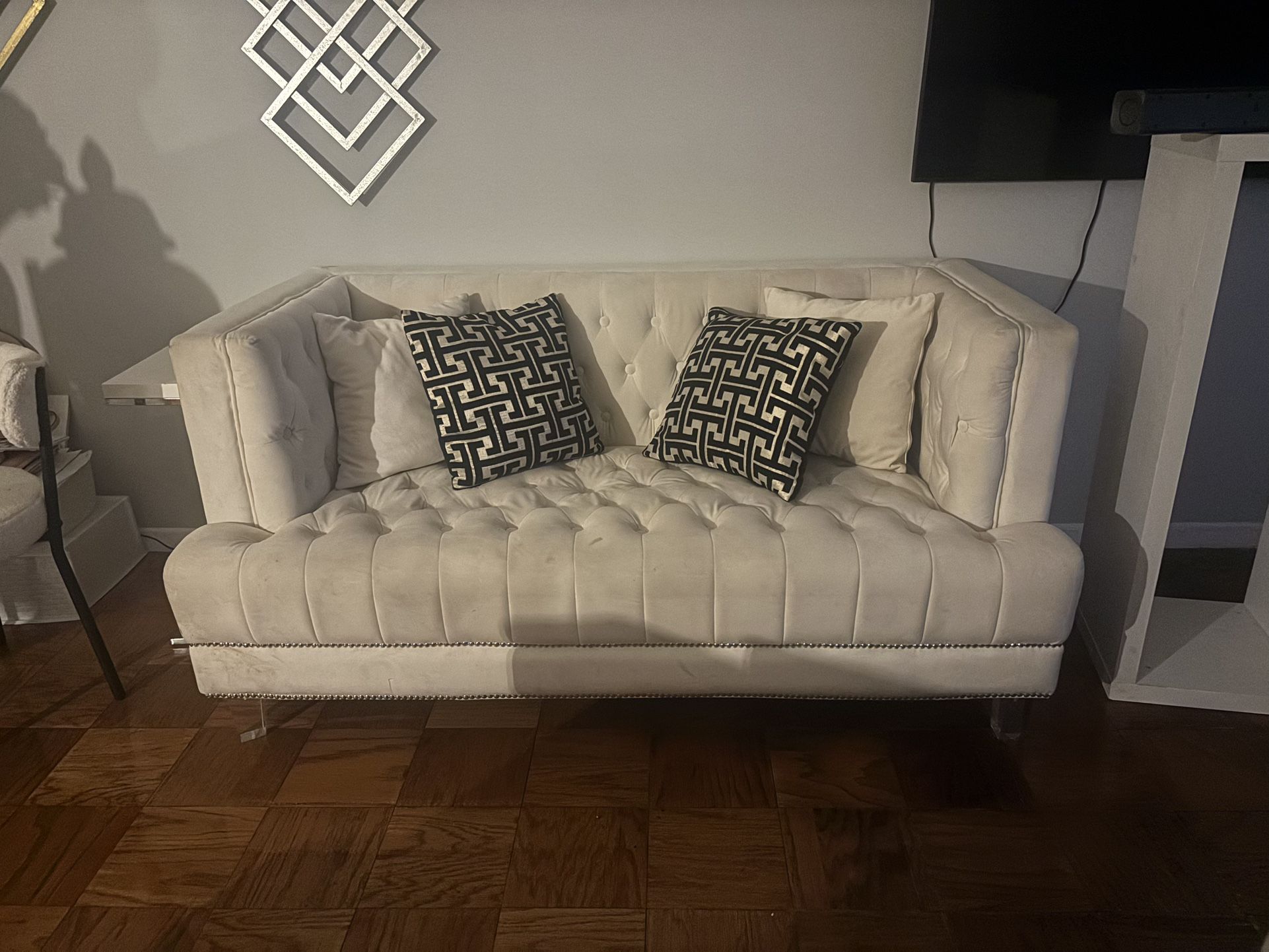 Meridian Loveseat