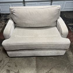 LoveSeat w/Sleeper