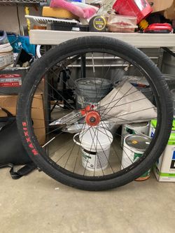 Throne rim with hookworm 29 inch with ROS spoke winning 60 all cash lowest I’ll do is 50