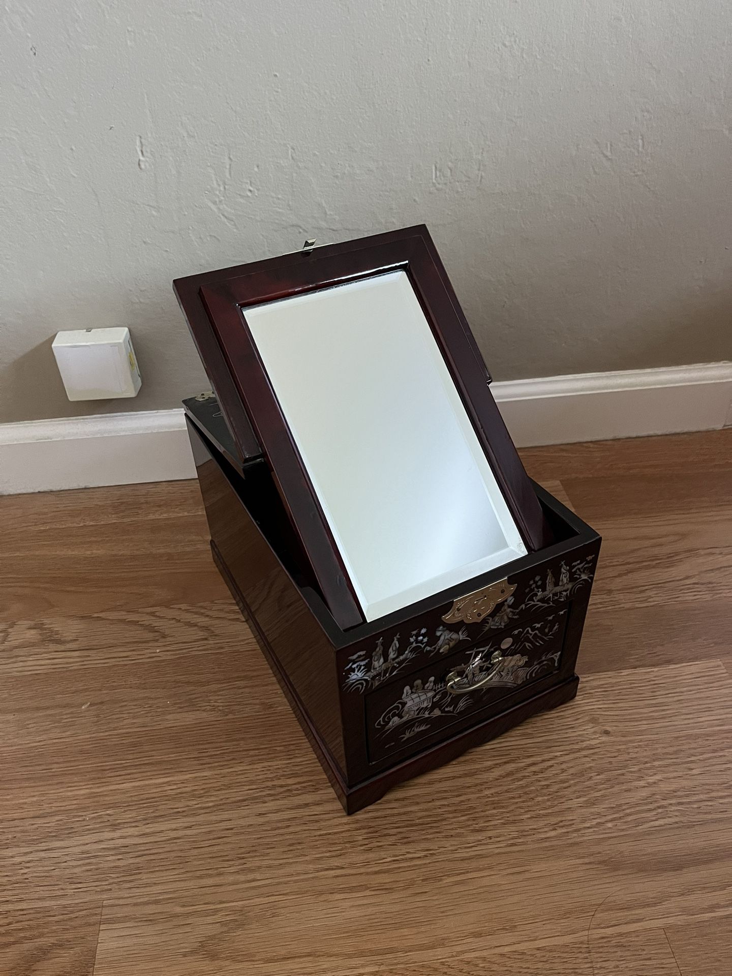 Najeon Chilgi Traditional Korean Dressing Table Mother Of Pearl Jewelry Box