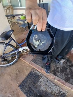 Car bull horn with speaker hook up