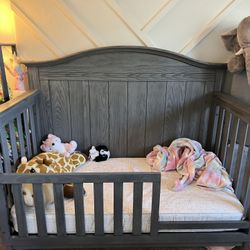 Baby Crib 4-1 With All Pieces $200 OBO