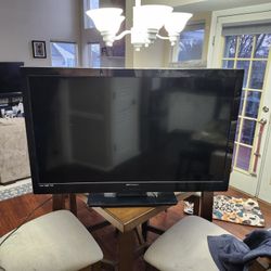 Emerson 39 Inch Flat Screen HDMI Television 1080P 60 Hz No Remote