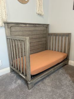 Crib/Toddler Bed