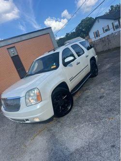 ****2010 gmc Yukon Denali*****