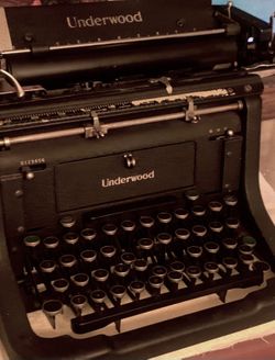 Vintage Underwood Typewriter