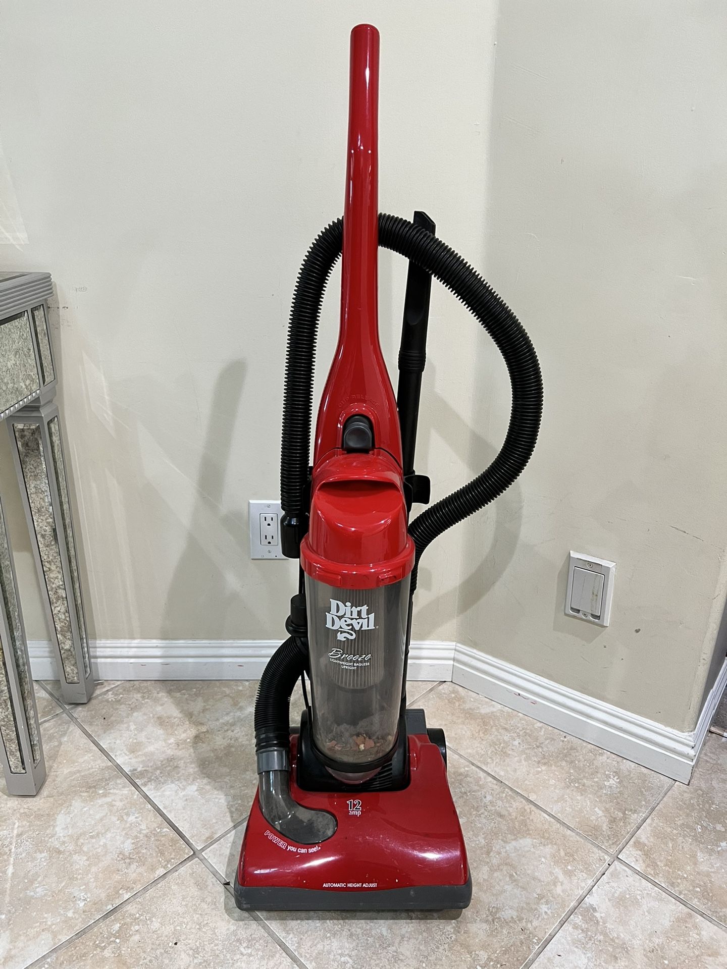 Dirt Devil Breeze Bagless Lightweight Upright Vacuum