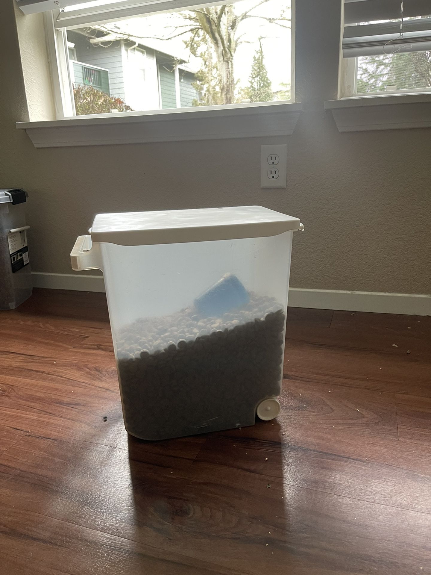 20 Lbs Pet Food Container