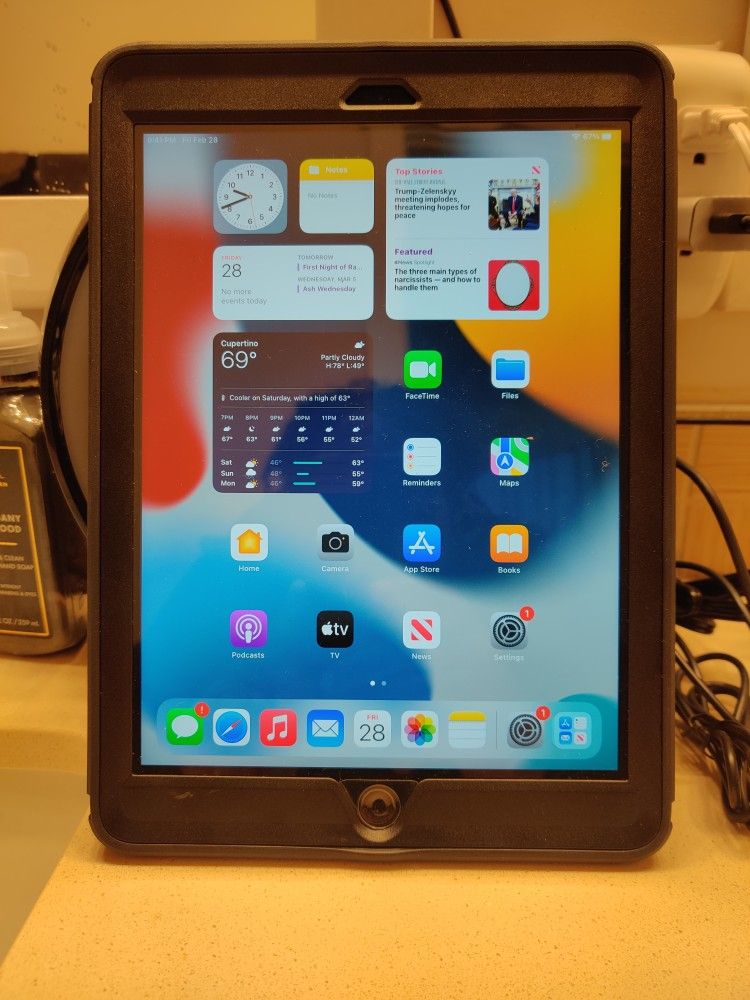 !!BOGO!!
IPad air 5th gen 32gb
1 for $80 2 for $150