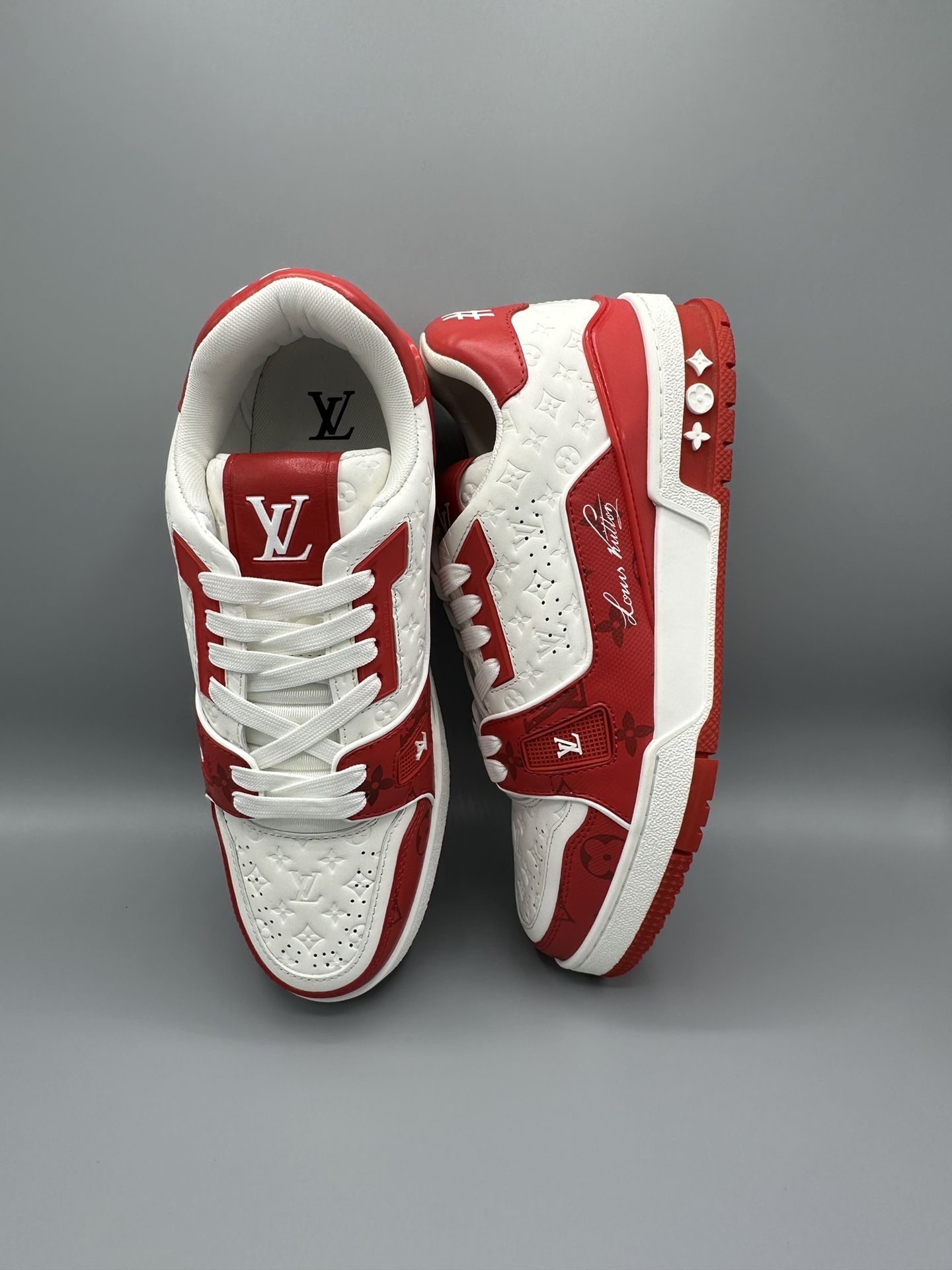 Louis Vuitton Trainer Low White Red #54 Style Sizes: (7 , 11)✅ Text me if you’re interested 🚨✅