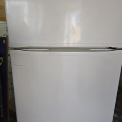 Kenmore Refrigerator 