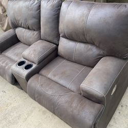 Recliner Sofa! Free Delivery! Electric Recliner!
