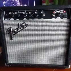ACOUSTIC G10 AMPLIFIER 20 WATTS OF POWER 8" SPEAKER CLICK ON THE PICTURE YOU WILL GET FULL PICTURE SIZE 
