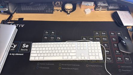 Apple A1243 USB full size keyboard