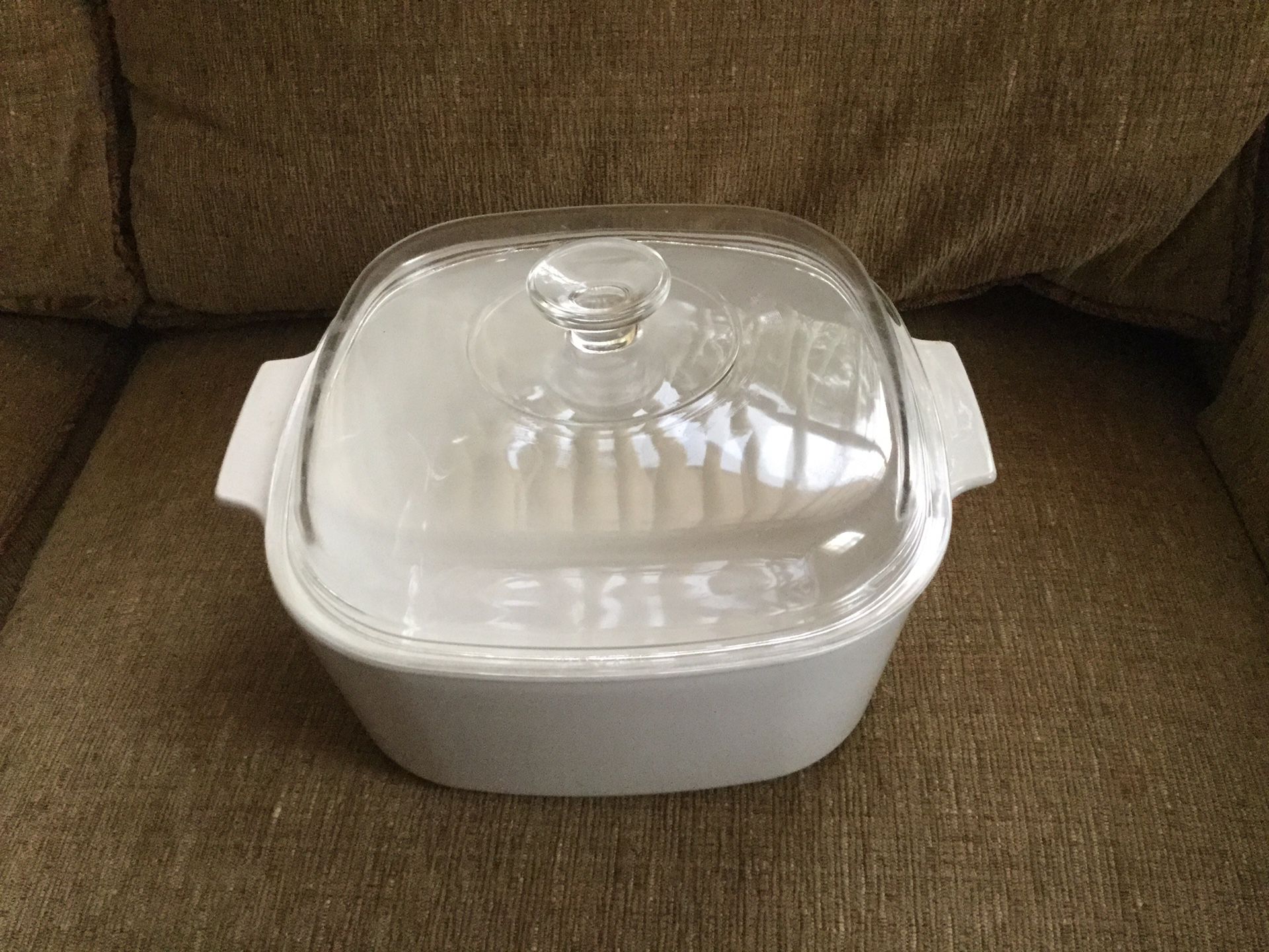 Corningware 10” 5 Ltr..white casserole dish with lid