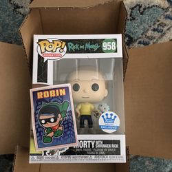 MORTY WITH SHRUNKEN RICK FUNKO POP EXCLUSIVE