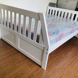 Full Size Wooden Bed Frame With Mattress 