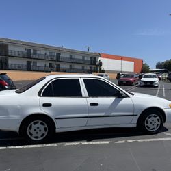 2000 Toyota Corolla
