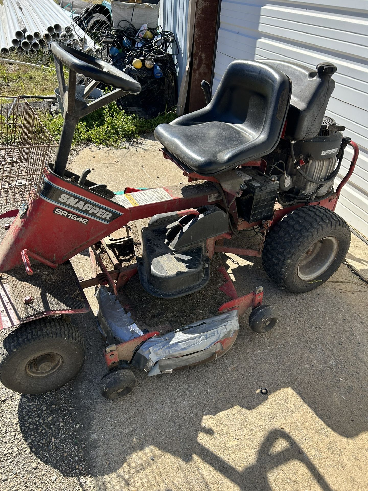 Snapper 42 inch riding lawnmower