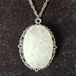 Beautiful Brand new Druzy Quartz Necklace On Silver Chain 