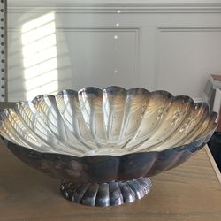 Antique Collectible REED & BARTON Large Scalloped Oval Shell Bowl Serving Bow