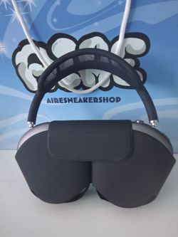 Apple AirPods Max Headphones