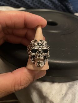 Silver Gothic Skull Shape Ring