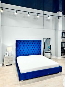 Queen bed frame // brand new