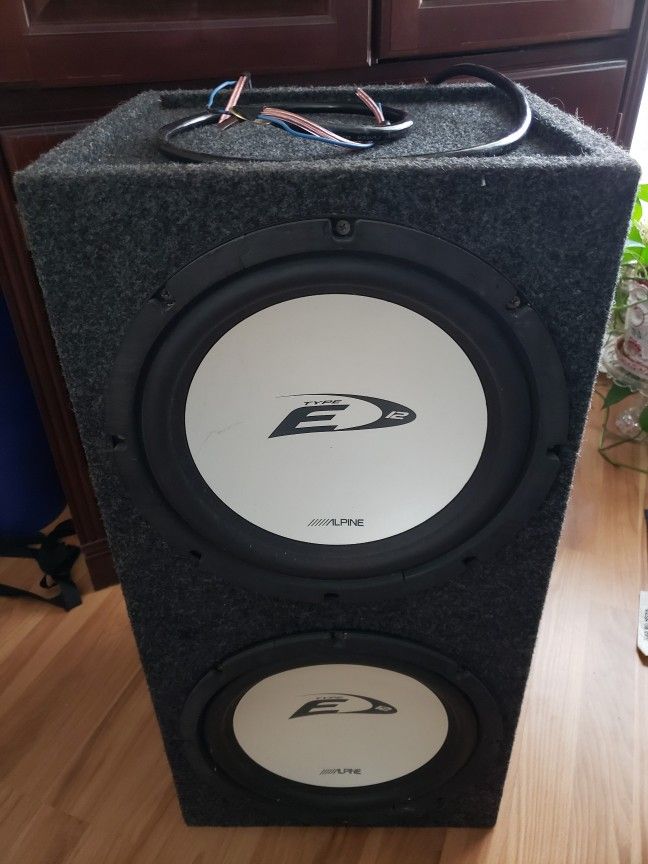 AMAZING SOUND!! 12" Alpine Subs With 760 Pioneer Amp