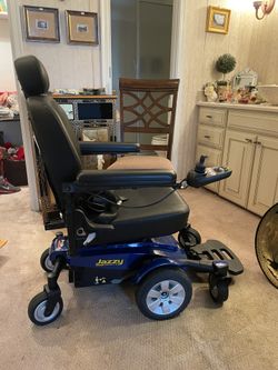 Jazzy Select Electric Wheelchair