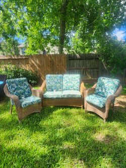 Bring resort-style comfort to your patio, porch, sunroom, or backyard with this beautiful 3-piece wicker conversation set. Features a curved loveseat 