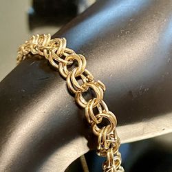 VTG Gold Charm Bracelet Or Wear Alone 