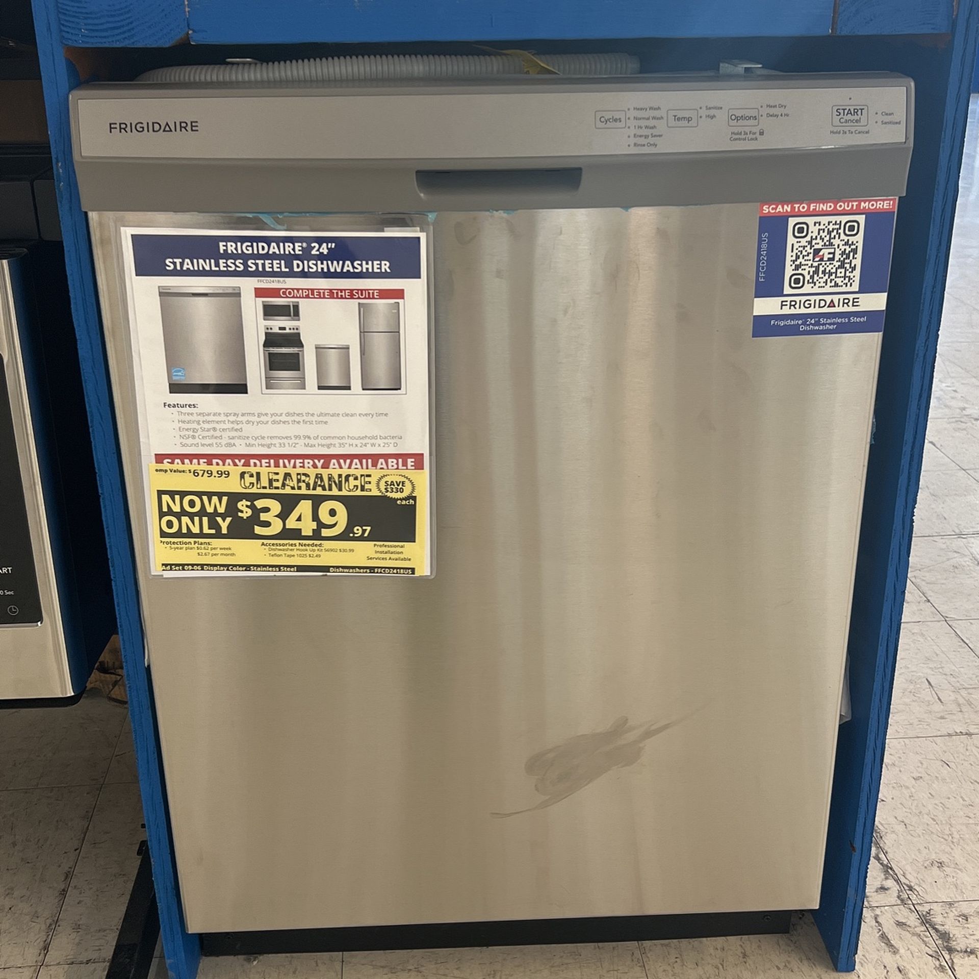 Frigidaire FFCD2418US Dishwasher