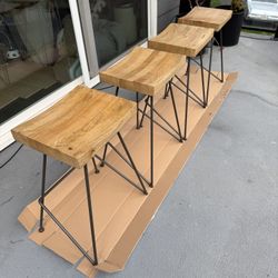 STYLISH MODERN BAR STOOLS - like new!!! $120 for 4 